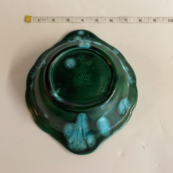 2PC Vintage 1980 Gorgeous Signed handmade pitcher and bow.Rich beautiful color. - Picture 5 of 8